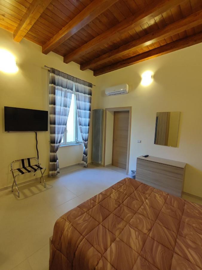 In Centro Rooms And Apartments Isola di Liri Exterior photo