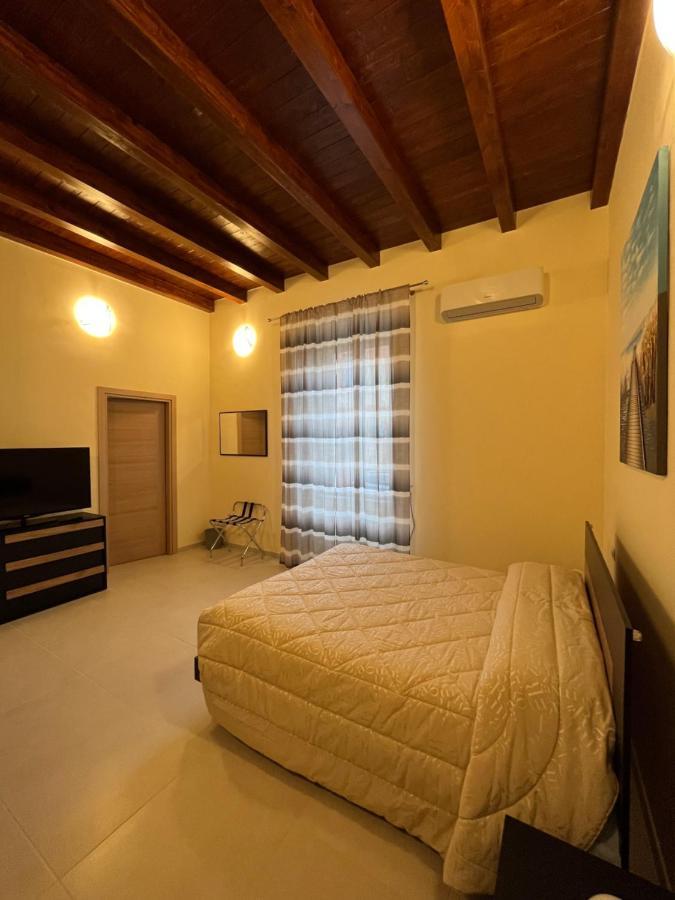 In Centro Rooms And Apartments Isola di Liri Exterior photo