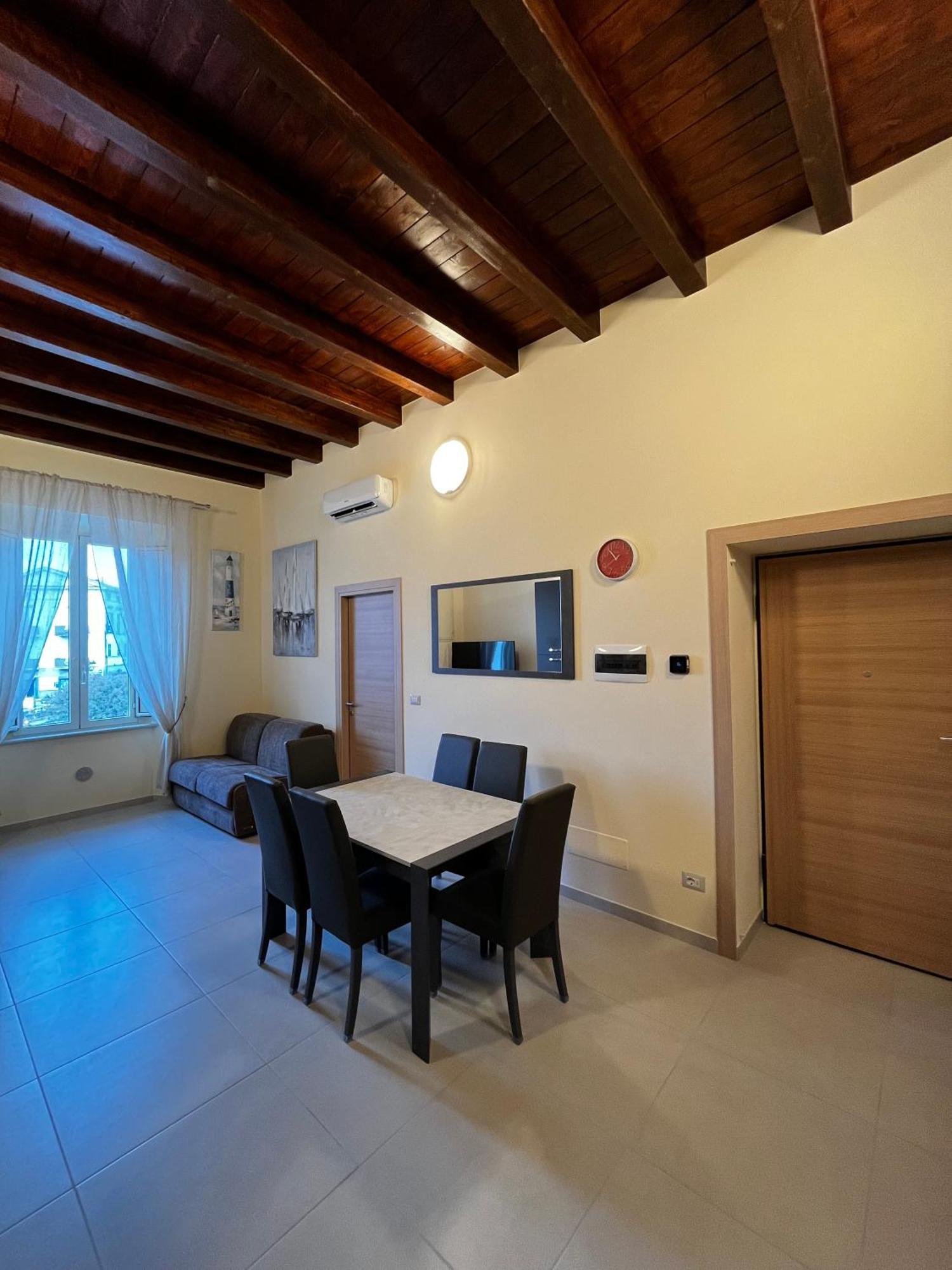 In Centro Rooms And Apartments Isola di Liri Exterior photo