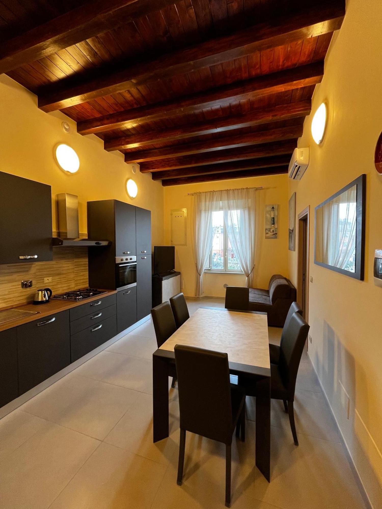 In Centro Rooms And Apartments Isola di Liri Exterior photo