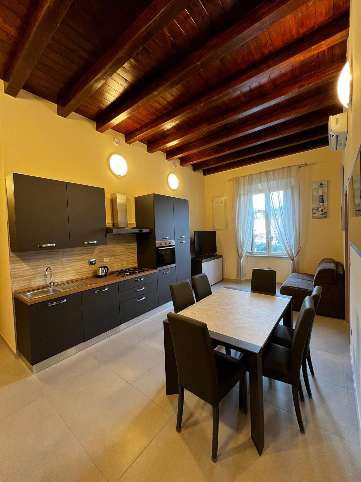 In Centro Rooms And Apartments Isola di Liri Exterior photo